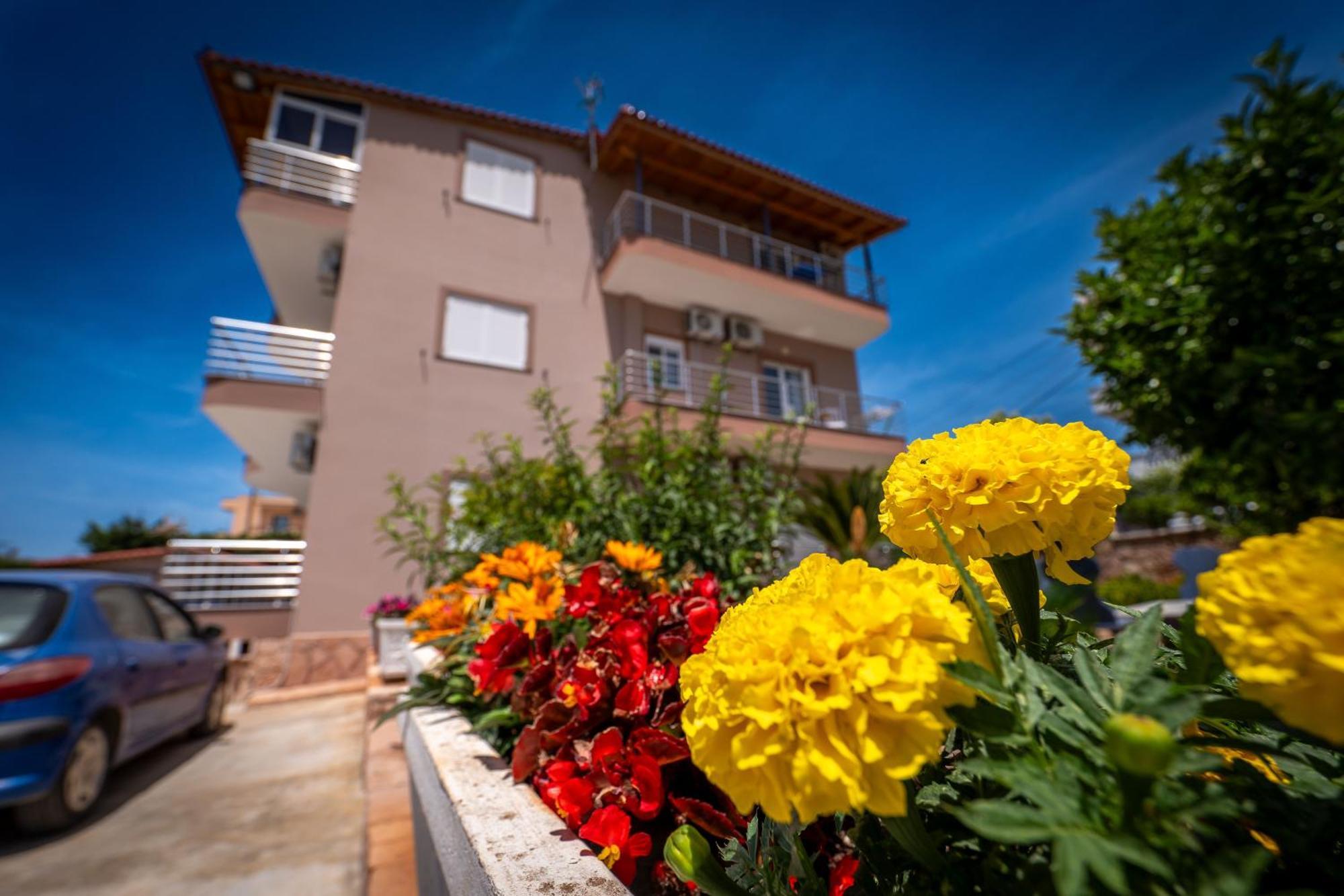Villa Hamza Ксамил Екстериор снимка