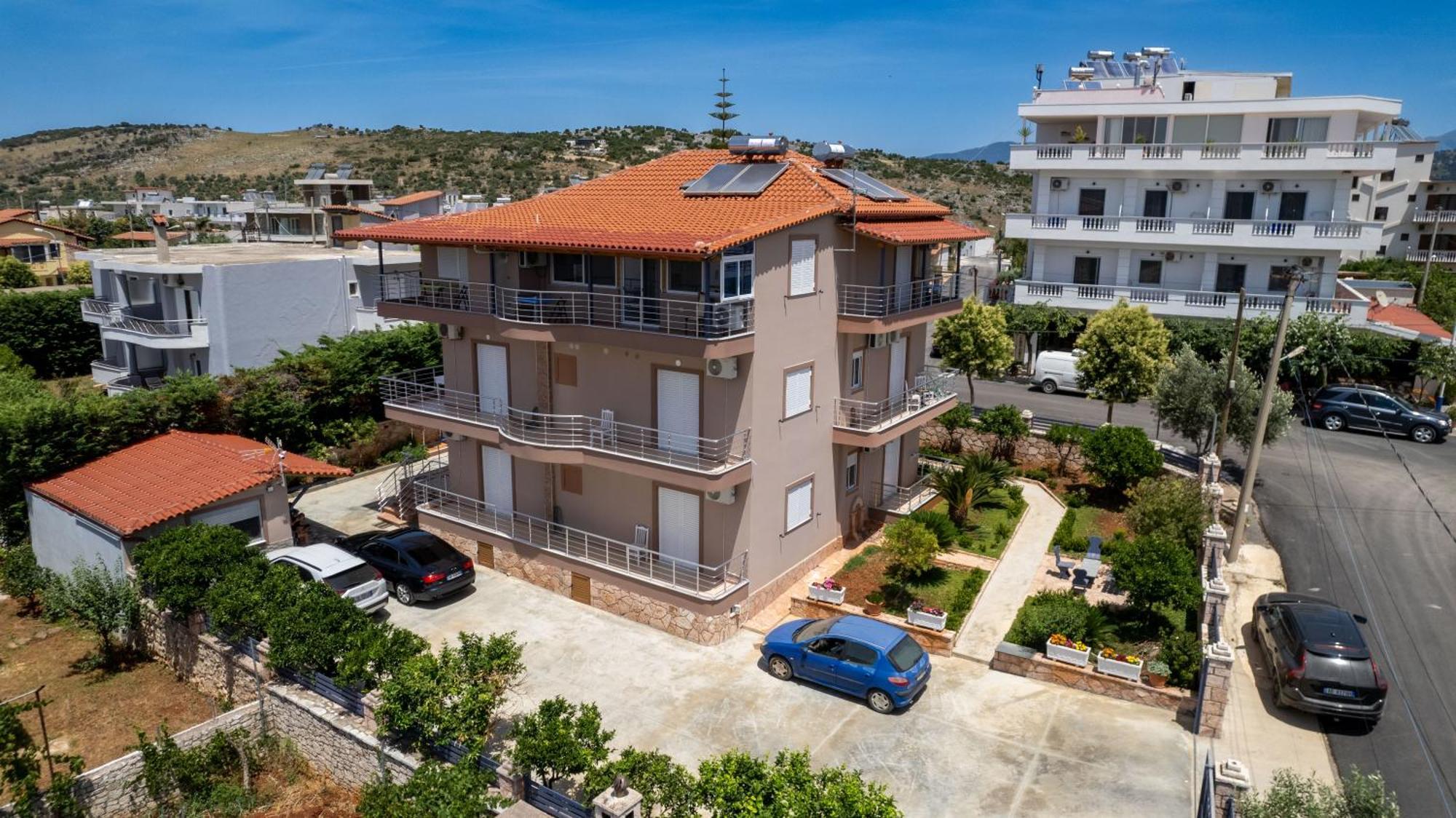 Villa Hamza Ксамил Екстериор снимка